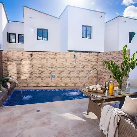 펜션 Casa Evelyn Piscina Climatizada *