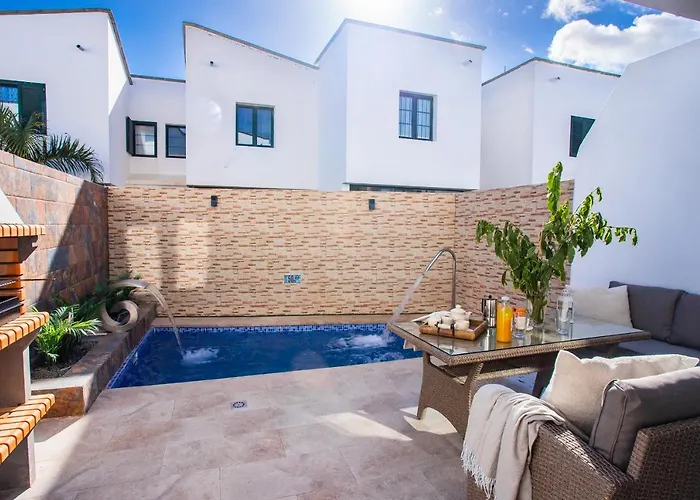 Semesterbostad Casa Evelyn Piscina Climatizada *