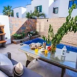בית נופש Casa Evelyn Piscina Climatizada