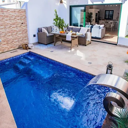 Casa Evelyn Piscina Climatizada بيت للعطل