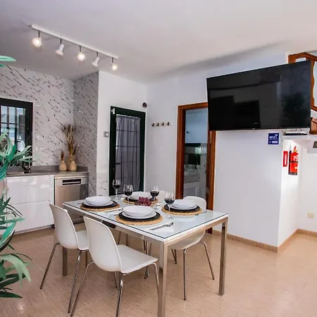 Casa Evelyn Piscina Climatizada * Playa Blanca (Lanzarote)