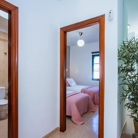 Будинок відпочинку Casa Evelyn Piscina Climatizada Плайя-Бланка
