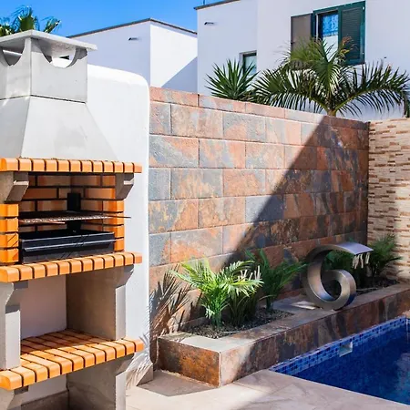 Casa Evelyn Piscina Climatizada بلايا بلانكا