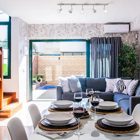 Casa Evelyn Piscina Climatizada * Плайя-Бланка