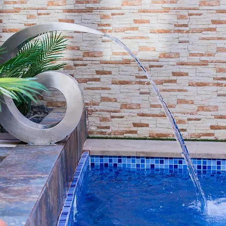 펜션 Casa Evelyn Piscina Climatizada