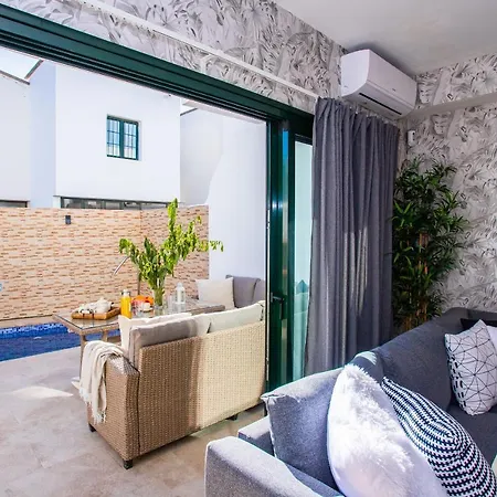 Hébergement de vacances Casa Evelyn Piscina Climatizada *