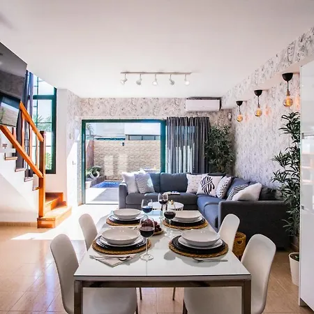 Hébergement de vacances Casa Evelyn Piscina Climatizada