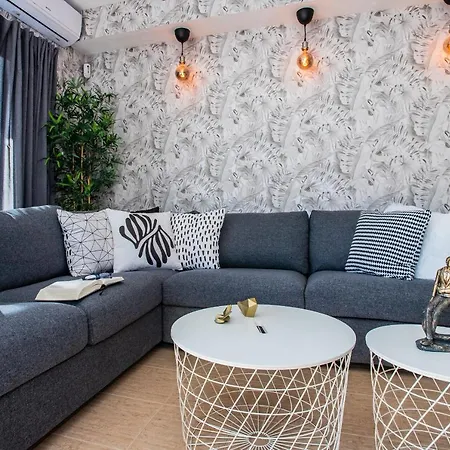 Будинок відпочинку Casa Evelyn Piscina Climatizada *